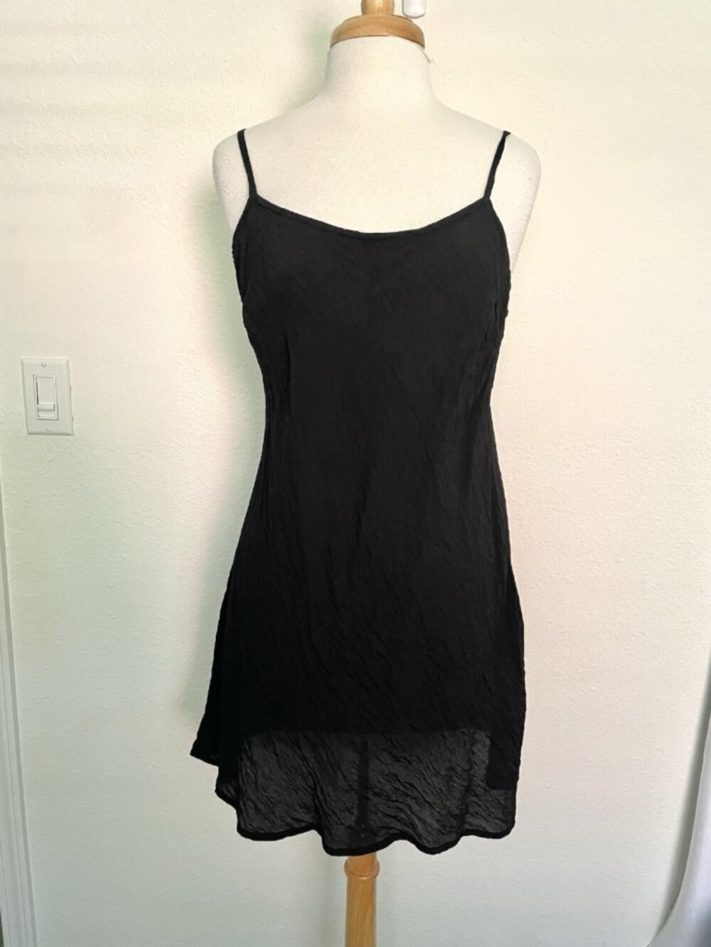 CUT LOOSE Crinkle Sleeveless Mini Dress Summer Classic Black size Medium